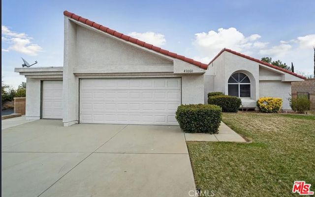 Property photo of 41060 Oakview LN