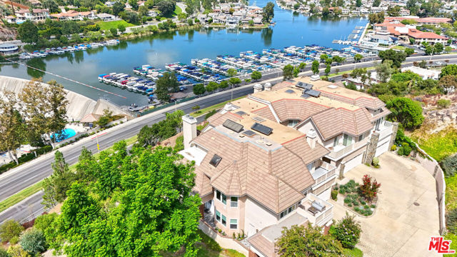 Photo of 3335 Lake Crest Ct