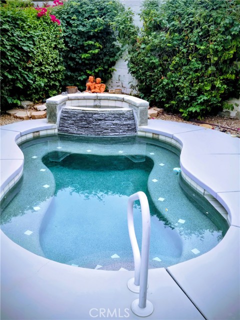 Property photo of 40125 Calle Las Positas