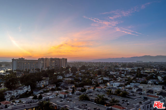 Property photo of 13700 Marina Pointe DR