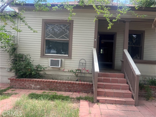 Property photo of 424 W 7th ST