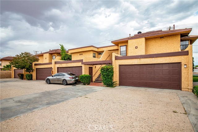 Property photo of 1521 W Avenue L