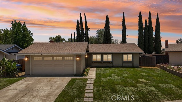 Property photo of 2914 E Firecrest CT