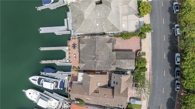 Property photo of 612 Harbor Island DR