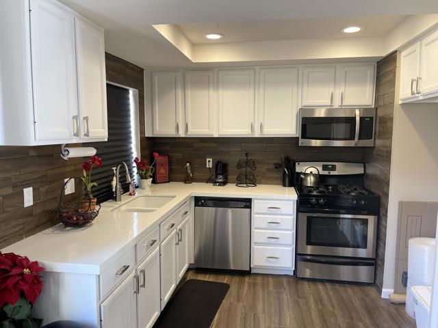 Property photo of 72725 Jack Kramer LN