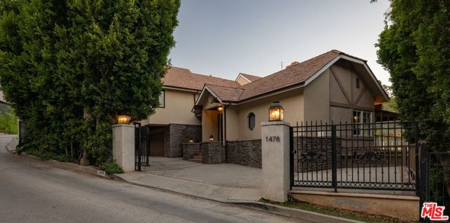 Property photo of 1478 Sunset Plaza DR