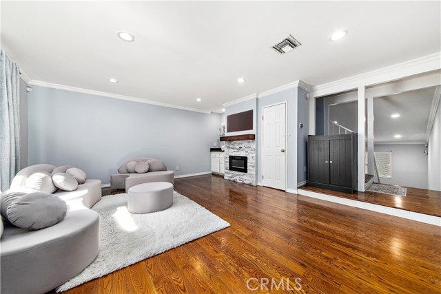 Property photo of 18631 Collins ST