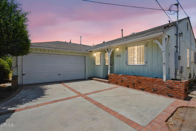 Property photo of 13739 Wyandotte ST