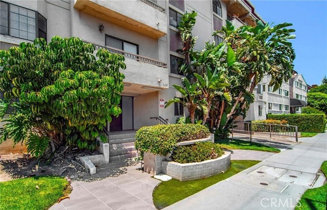 Property photo of 5319 Lindley AV