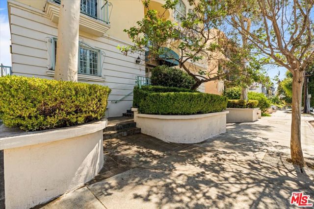 Property photo of 1342 N Sierra Bonita AV