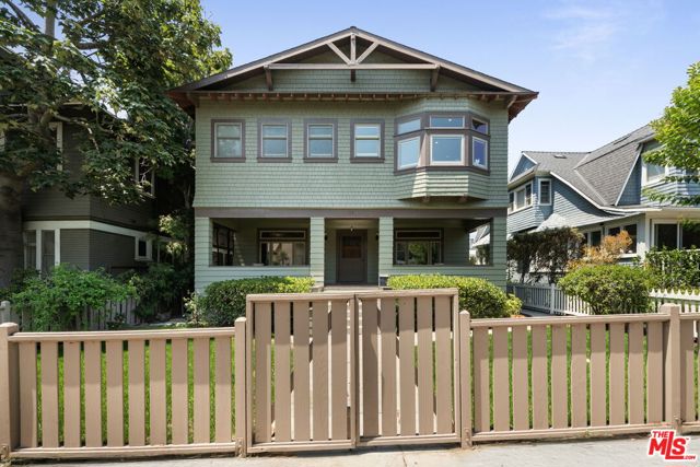 Property photo of 21 Park AV