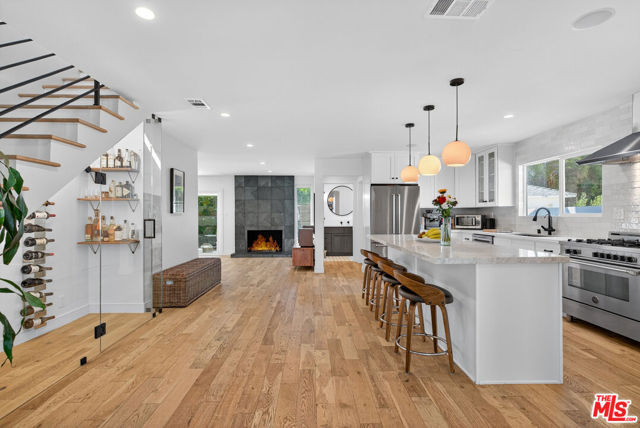 Property photo of 3867 Lyceum AV