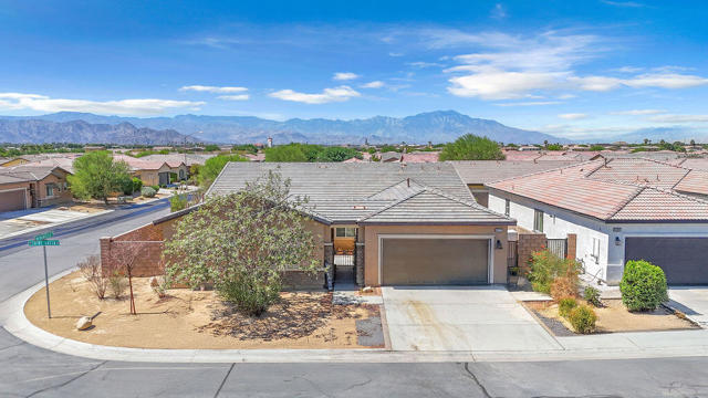 Photo of 42727 Saint Lucia St