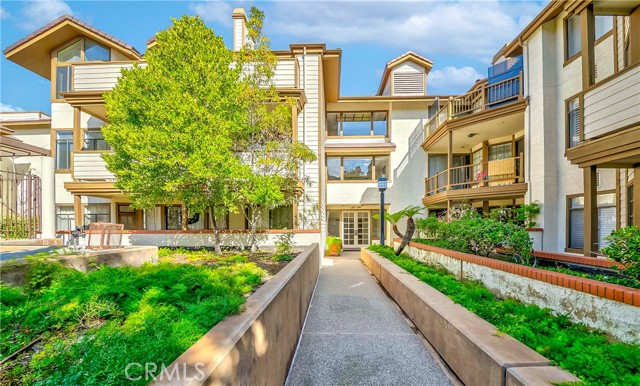 Property photo of 2567 Plaza Del Amo