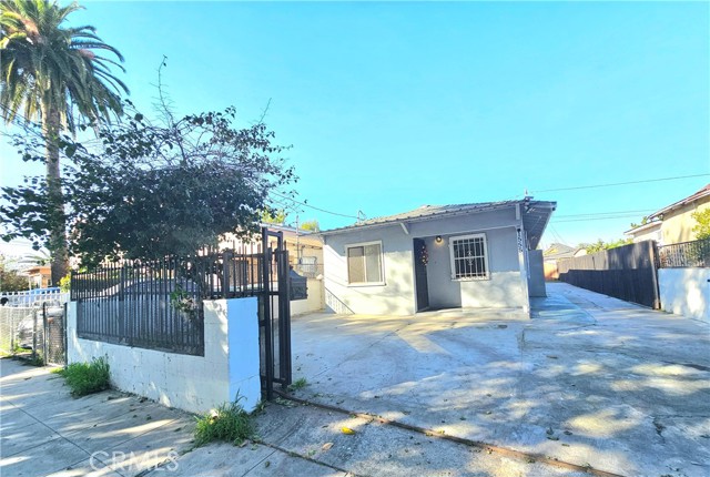 Property photo of 1555 E 107th