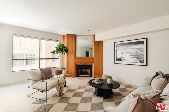 Property photo of 2219 S Bentley AV