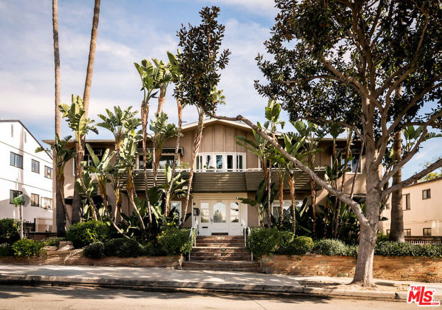 Property photo of 1330 N Crescent Heights BL