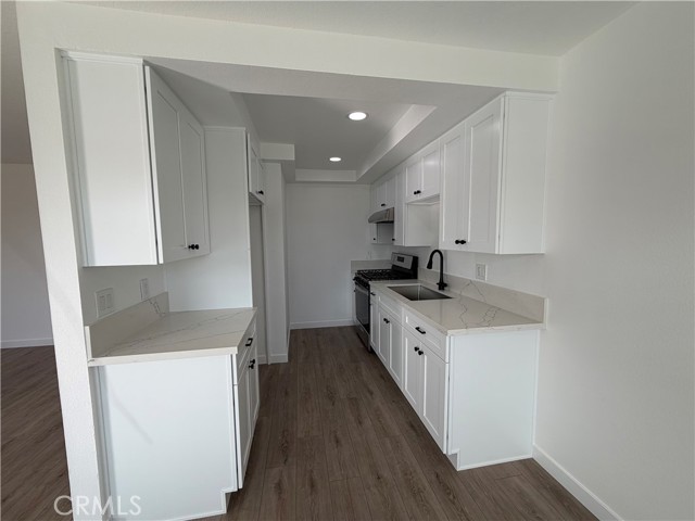 Property photo of 1400 W Warner AV