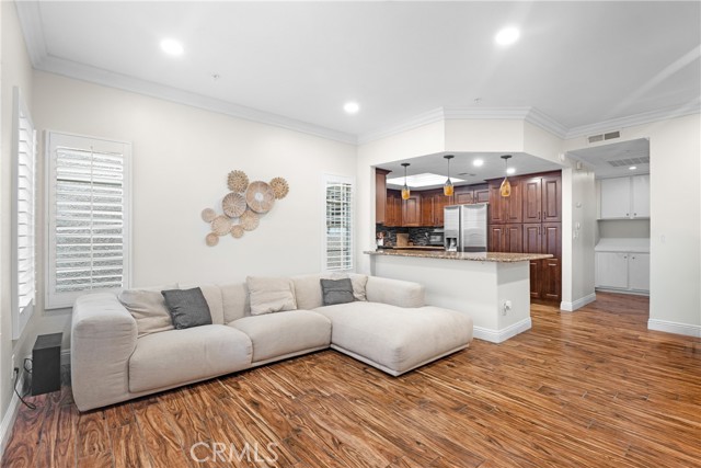 Photo of 4561 Warner