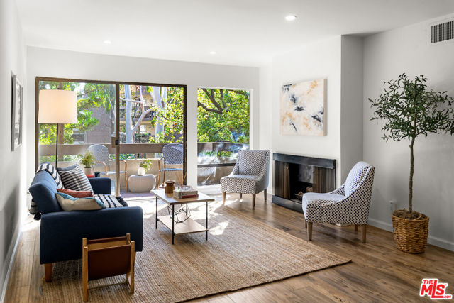 Property photo of 950 N Kings RD