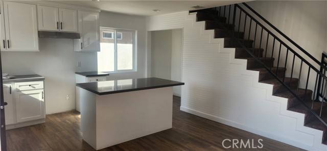 Property photo of 1407 W 59th PL