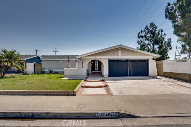 Property photo of 19202 Hickory LN