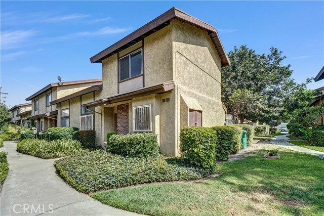 Photo of 3853 Kenmore Av