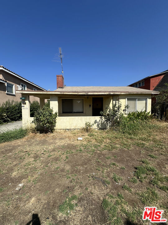 Property photo of 15013 Paddock ST