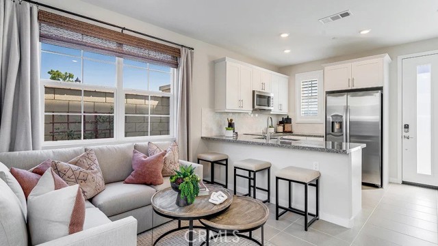 Property photo of 2552 E Lincoln Paseo