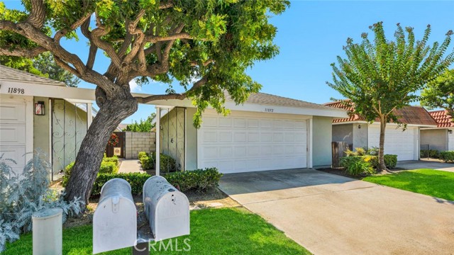 Property photo of 11892 Geode Avenue