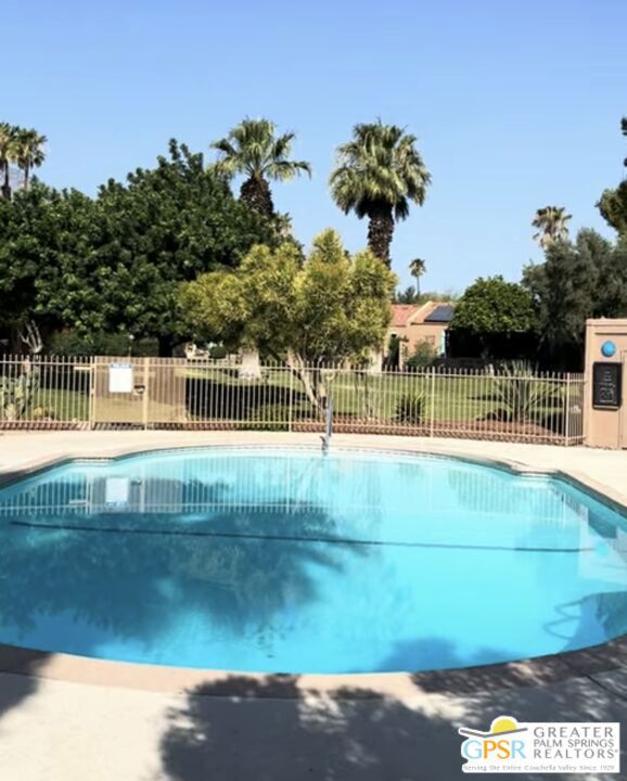 Property photo of 2657 N Whitewater Club DR