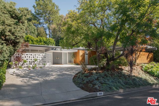 Property photo of 3122 Nichols Canyon RD