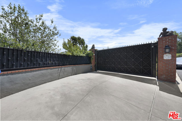 Property photo of 12917 Galewood ST