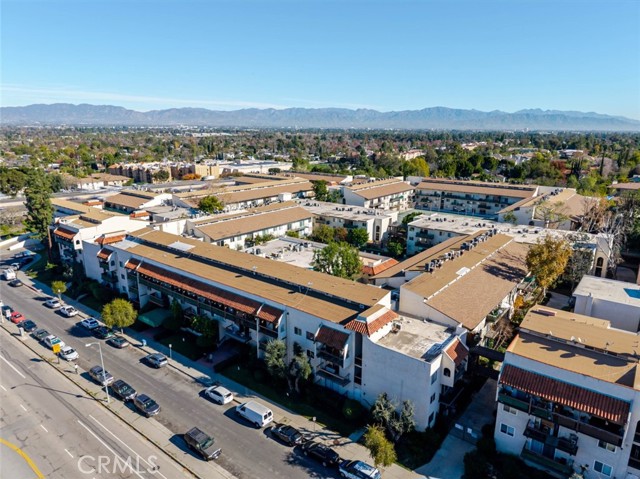 Property photo of 5460 White Oak AV