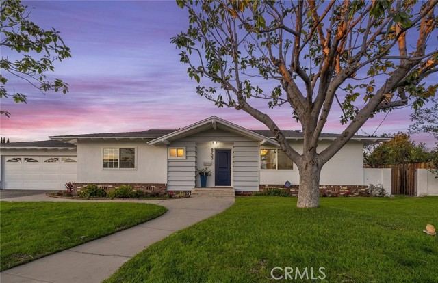 Photo of 8733 E Hermosa