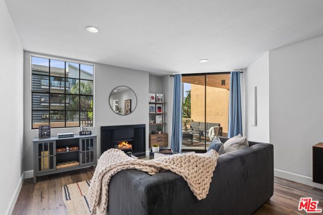 Photo of 750 N Kings Rd