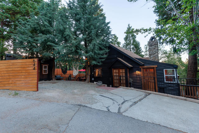 Property photo of 644 Cedar LN