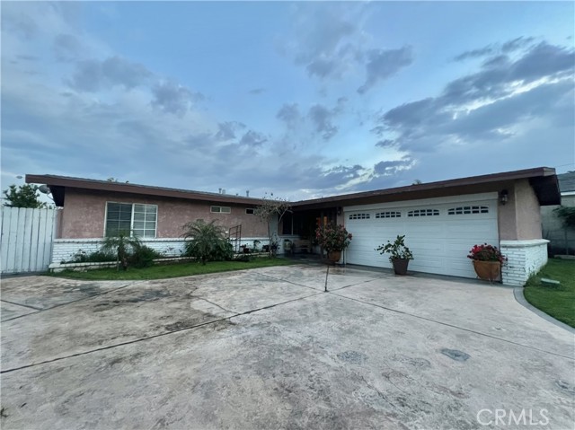 Property photo of 527 E King ST