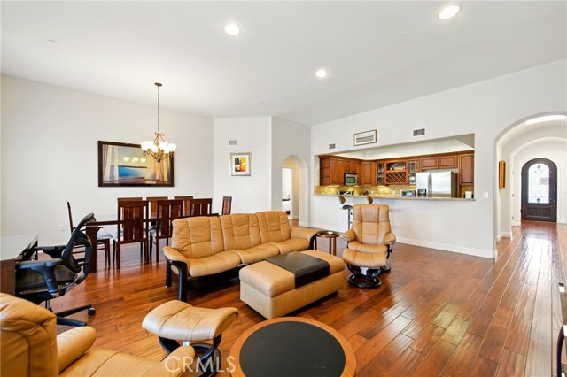 Property photo of 1835 S Barrington AV