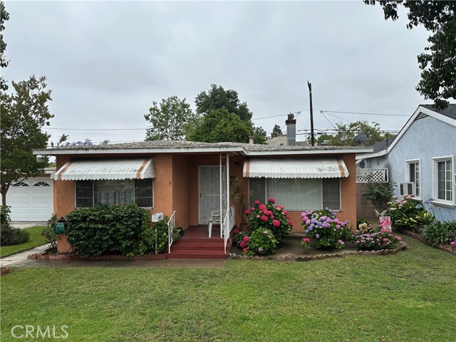 Property photo of 184 E 51st ST