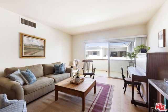 Property photo of 521 Montana AV