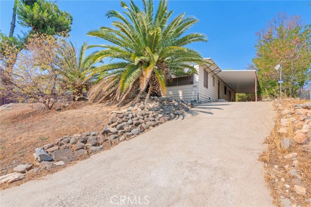 Property photo of 21491 Oak ST