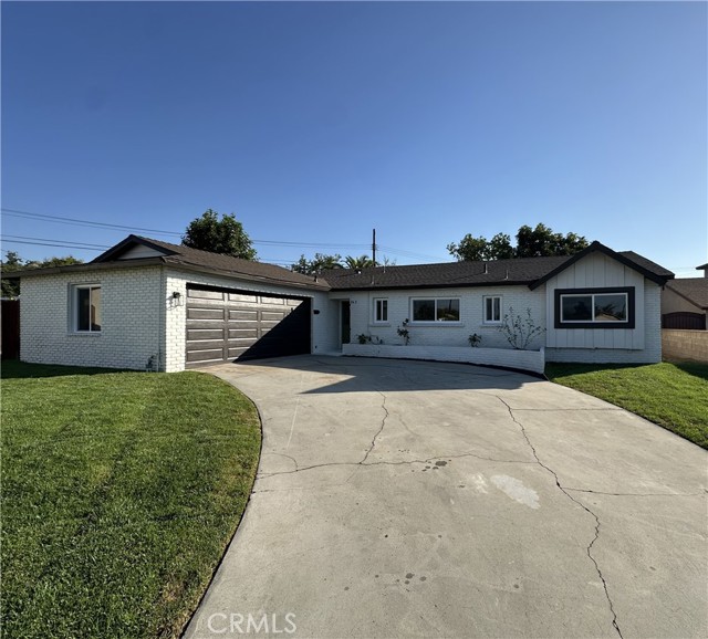Property photo of 743 Roberta CT