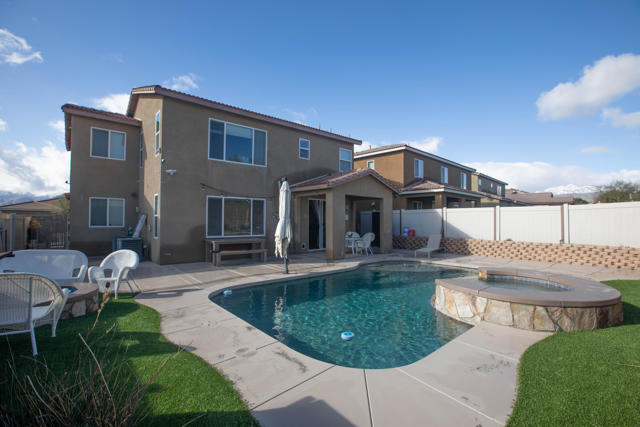 Property photo of 62802 N Crescent ST