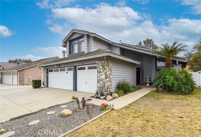 Property photo of 13057 Fescue CT