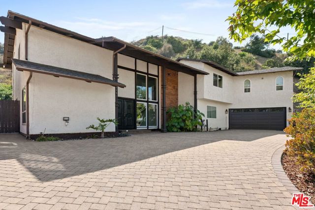 Property photo of 3831 Saint Johnswood DR