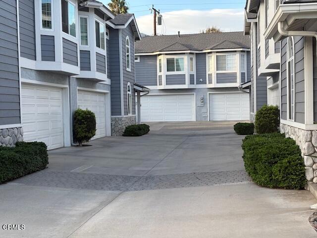 Property photo of 919 W Olive Avenue