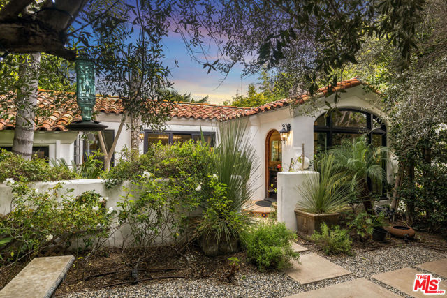 Property photo of 1240 N Olive DR