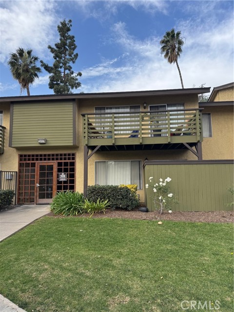 Property photo of 1440 W Lambert RD
