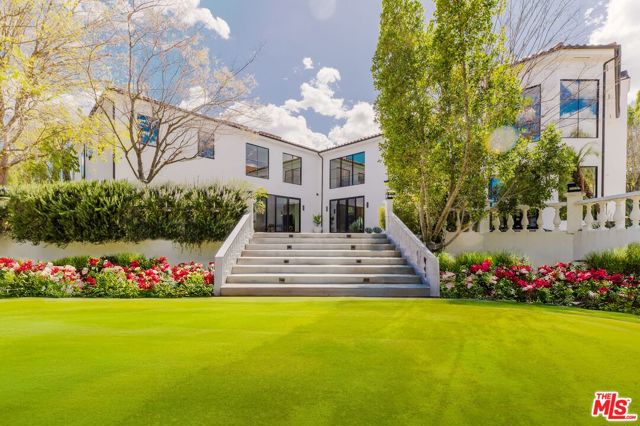 Property photo of 5192 Parkway Calabasas